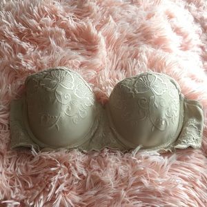 Vintage-like Floral Nude Strapless Balconette Bra